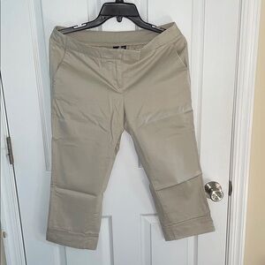 Willi Smith Women's Beige Capris
